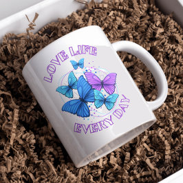 Taza De Café Mariposas voladoras modernas violetas azul brillan