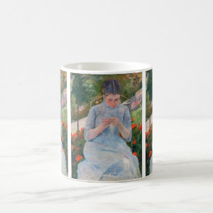 Taza De Café Mary Cassatt - Niña cosiendo en un jardín
