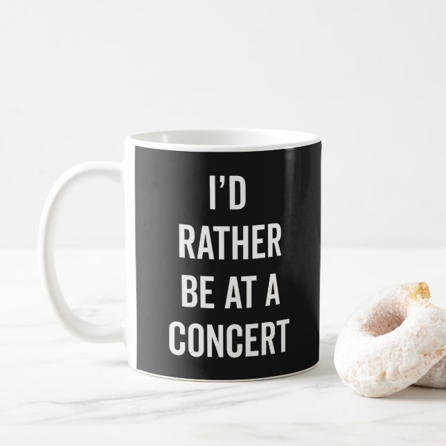 Taza De Café Más Bien Estar En Una Cita De Música De Concierto (Con donut)