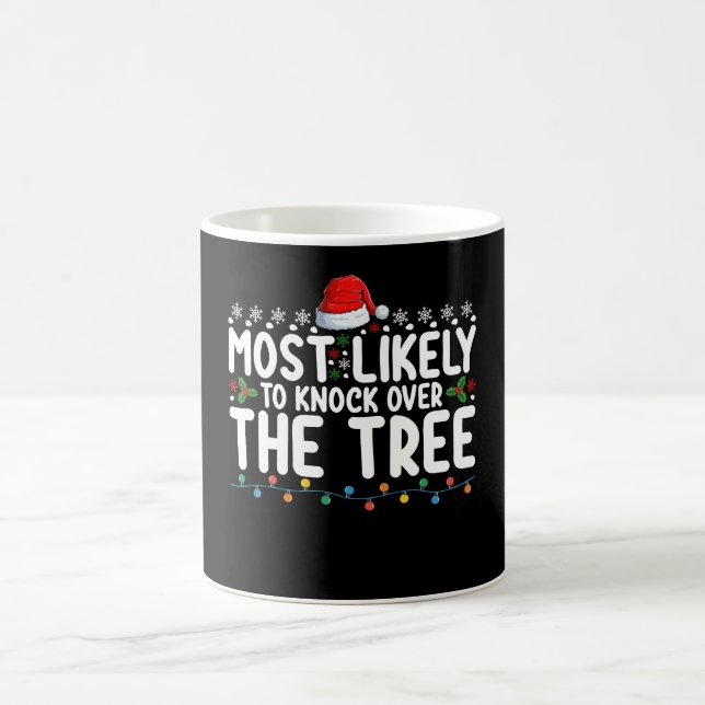 Taza De Café Más Probable Que Derribe El Árbol De Navidad (Centro)