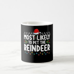 Taza De Café Más Propenso A Acariciar Al Reno En Navidad