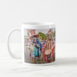 Taza De Café Máscara de los bailarines de máscaras de las Islas