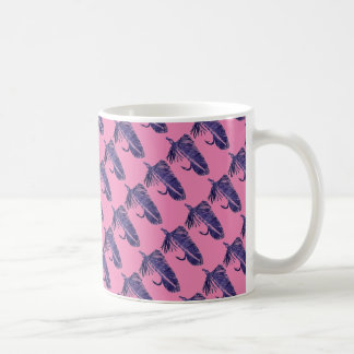 Taza De Café "Matuka púrpura en rosa" trucha enrollada mosca