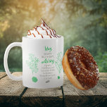Taza De Café May Hawthorn |Lily del Cumpleaños del Valle Keepsa<br><div class="desc">En realidad, mayo tiene dos flores y dos piedras preciosas en celebración de los cumpleaños de este mes: flores — espina dorsal y lirio del valle; piedras preciosas - esmeralda y ágata. Este diseño tiene ambas características. Este diseño presenta todos los detalles en verde esmeralda y agate sobre un fondo...</div>