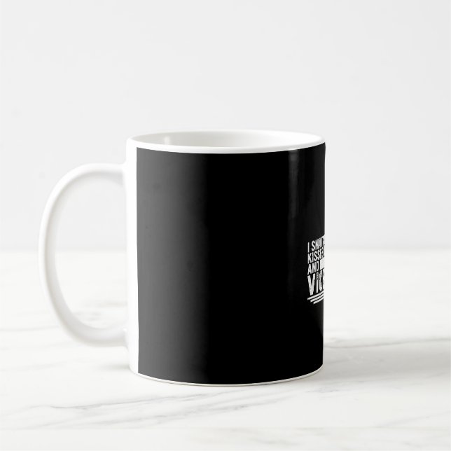 Taza De Café Me Besé Y Vieron Camisas, Besos Y (Izquierda)