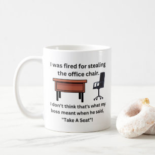 Taza De Café Me Dispararon De La Oficina Graciosa Y De La Silla