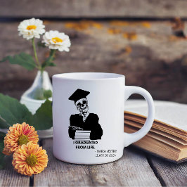 TAZA DE CAFÉ ME GRADUÉ DE LA VIDA, SUPERVIVIENTE DE GRADUACIÓN