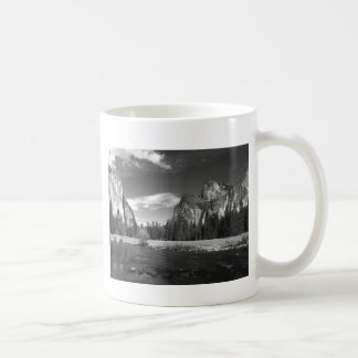 Taza De Café Media bóveda B&W de Yosemite Ca