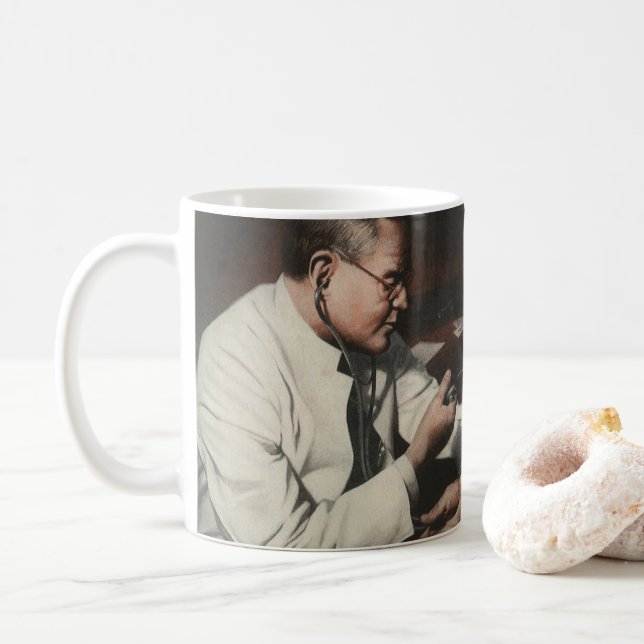 Taza De Café Medicina de cosecha, Médica que examina a un pacie (Con donut)