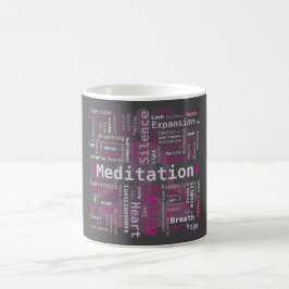 Taza De Café Meditación Word Cloud Colores rosados Fondo negro