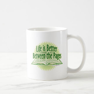 Taza De Café Mejor entre las páginas Diversión de lectura verde