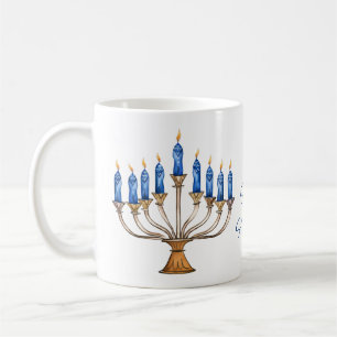 Taza De Café Menorah con velas quemadas Feliz Hanukkah