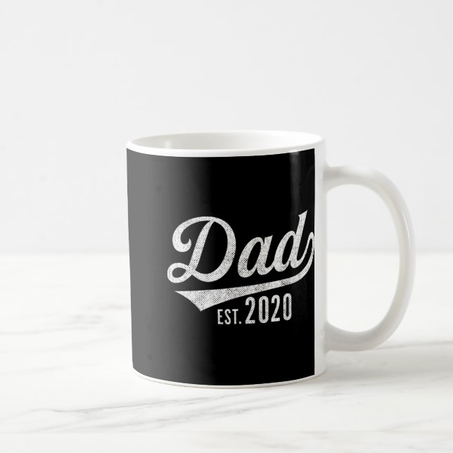 Taza De Café Mens Dad Est. 2020 Shirt - Expecting Baby Fathers  (Derecha)