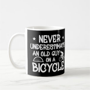 Taza De Café Mens Never Underestimate An Old Guy On A Bicycle R