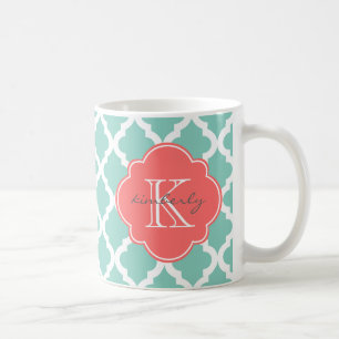 Taza De Café Menta oscura e impresión coralina de Quatrefoil