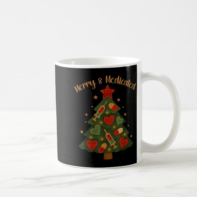Taza De Café Merry And Medicated Rn Nurse Christmas Tree Funny  (Derecha)