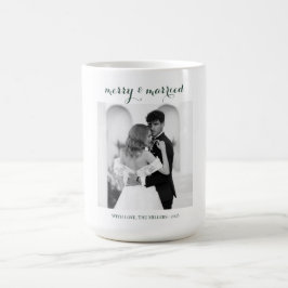 Taza De Café Merry & Married - Personalized Newlywed Christmas