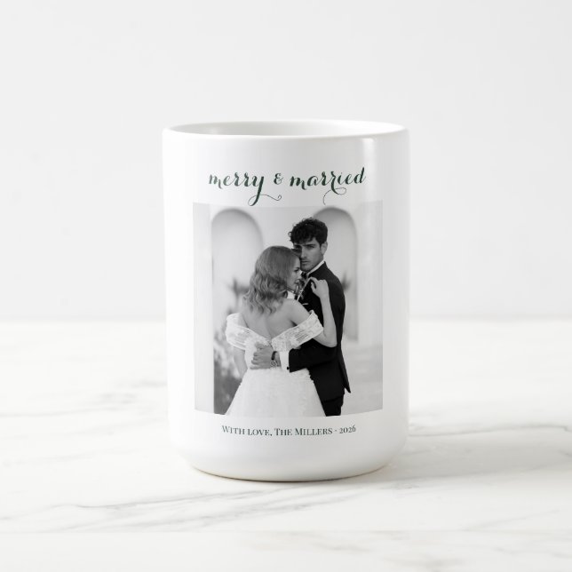 Taza De Café Merry & Married - Personalized Newlywed Christmas  (Centro)