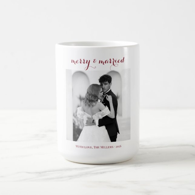 Taza De Café Merry & Married - Personalized Newlywed Christmas  (Centro)