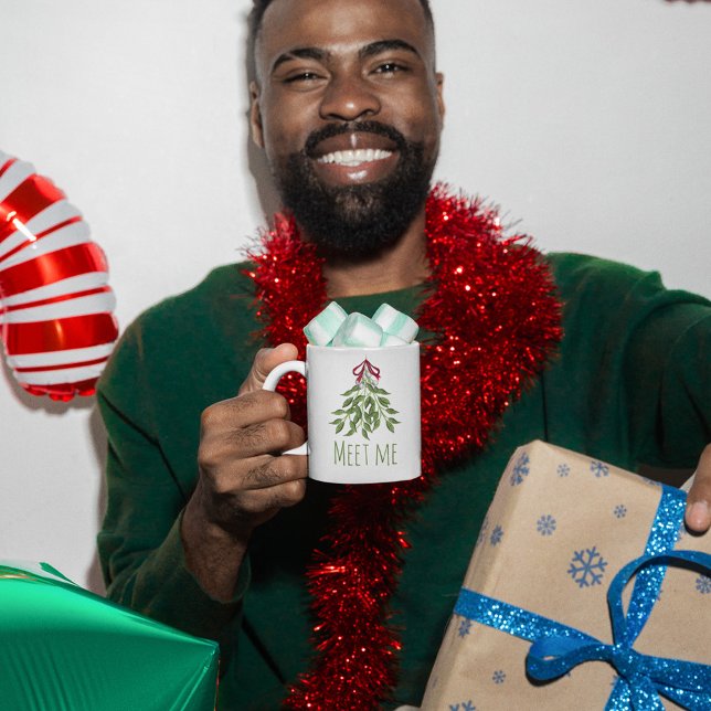 Taza De Café Merry Mistletoe con bayas blancas (Christmas cute merry mistletoe holiday custom mug)