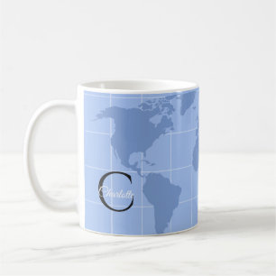 Taza De Café Mesa de nombre monograma con mapa mundial azul de 