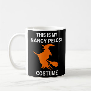 Taza De Café Mi abuela Pelosi disfrazada malvada malvada malvad