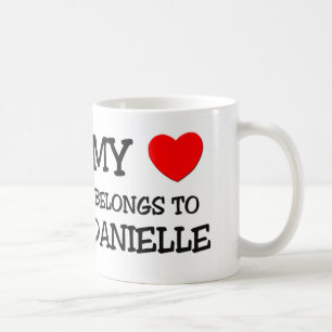Taza De Café Mi corazón pertenece a DANIELA