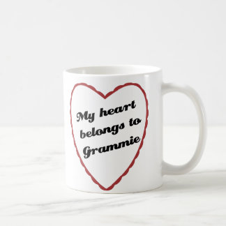 Taza De Café Mi corazón pertenece a Grammie