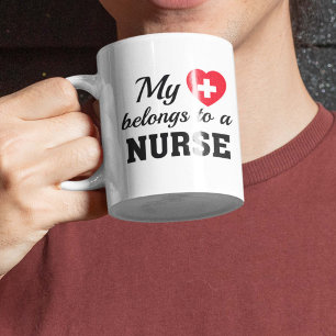 Taza De Café Mi Corazón Pertenece A Una Enfermera