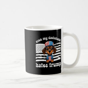 Taza De Café Mi Dachshund odia el voto de Trump