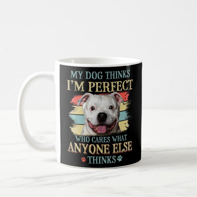 Taza De Café Mi perro cree que soy el retro perfecto del Bulldo (Izquierda)