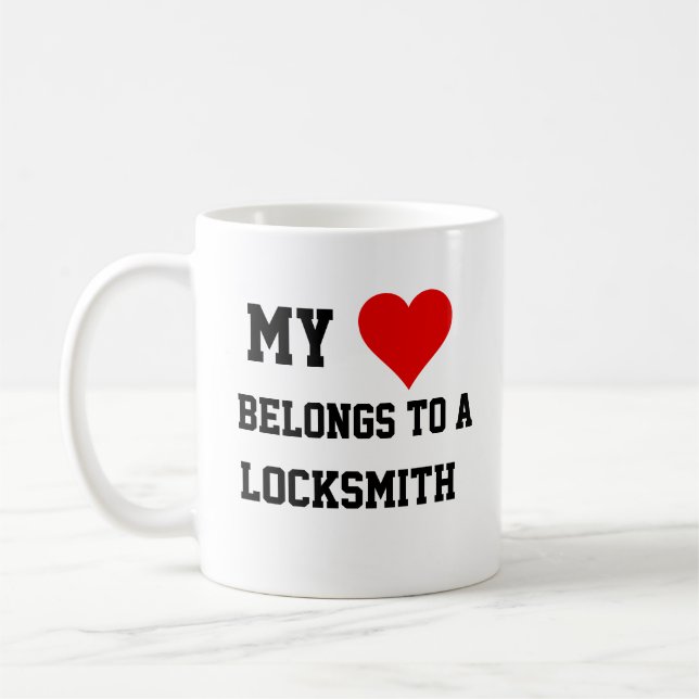 Taza De Café Mi Pertenece A Un Locksmith Mug (Izquierda)