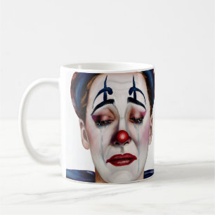 Taza De Café Mila Lleva la Sonrisa Demasiado Bien – Un Retrato