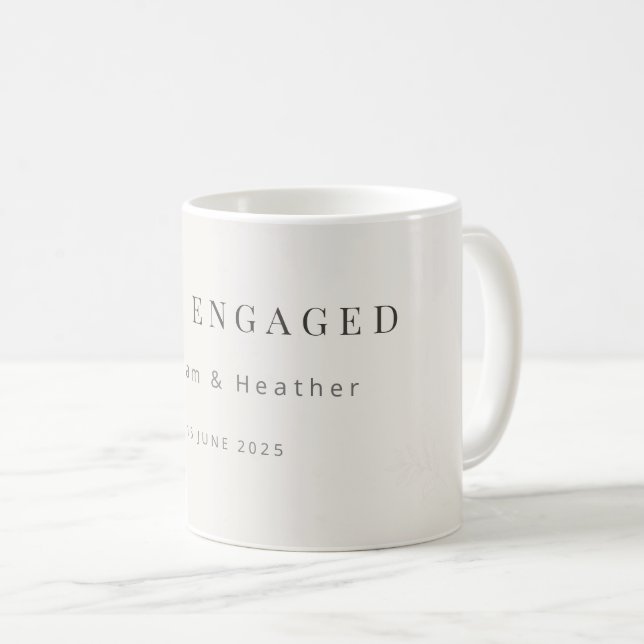 Taza De Café Minimal Just Engaged Mug | Modern  (Anverso derecho)