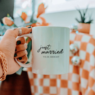 Taza De Café Minimal "Recién Casados" Letra Script Fecha en Num