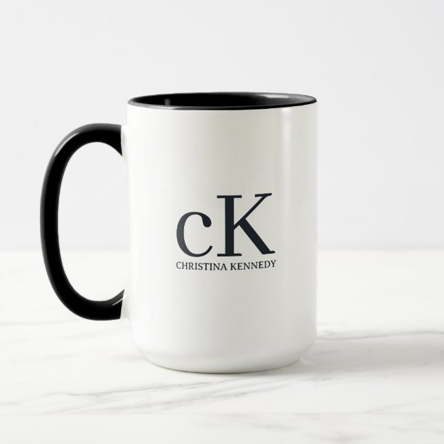 Taza de café minimalista chic con inicial personal (Izquierda)