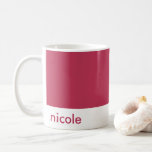 Taza De Café Minimalista Personaliza Tu Nombre Magenta Rojo<br><div class="desc">Minimalista Personaliza tu nombre Red Magenta Coffee Mug perfecto como un regalo para tu familia,  amigos y seres queridos esta temporada de vacaciones.</div>