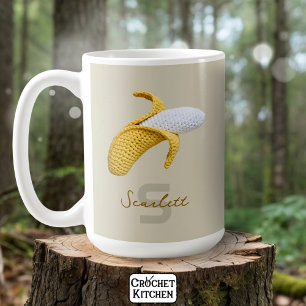 Taza De Café Mínimo Monograma moderno Nombre Crochet Banana