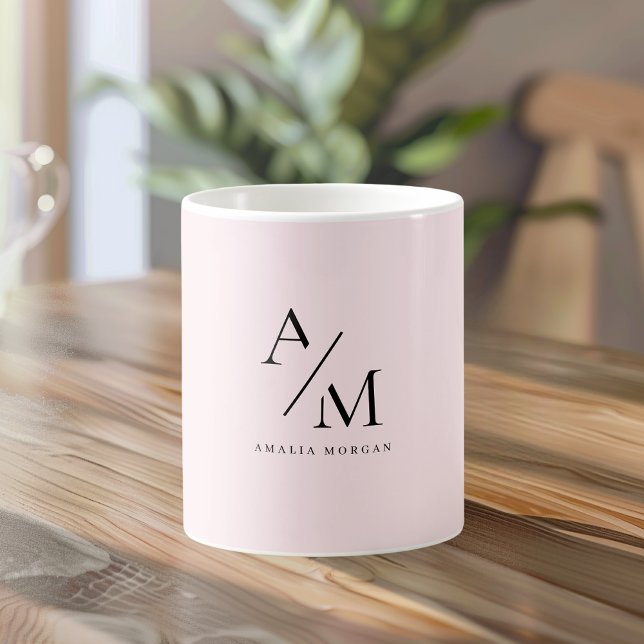 Taza De Café Mínimo Pastel Rosa Inicial y Personalizado (Subido por el creador)