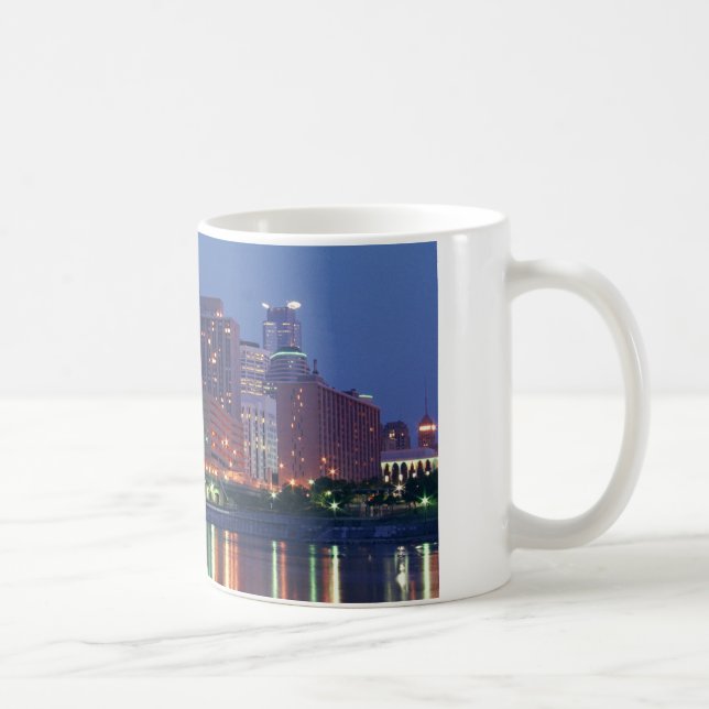 Taza De Café Minneapolis Skyline de noche (Derecha)