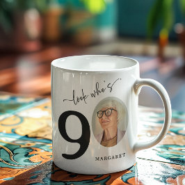 Taza De Café 'Mira quién es el 90' Elegante cumpleaños número 9