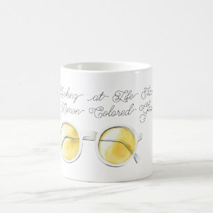 Taza De Café Mirando la vida a través de gafas de color limón