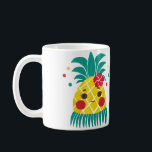 Taza De Café Miss Hawaiana Piña<br><div class="desc">Miss ilustracion de patrón hawaiano de piña inspirado en el traje y accesorios de bailarina de hula hawaiana, mientras que la piña es idéntica a la fruta tropical. Se puede elegir entre colores vivos para mostrar el frescor y el ambiente tropical. El ilustracion es utilizar la técnica de pintura acuarela....</div>