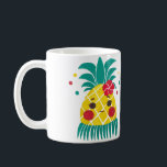 Taza De Café Miss Hawaiana Piña<br><div class="desc">Miss ilustracion de patrón hawaiano de piña inspirado en el traje y accesorios de bailarina de hula hawaiana, mientras que la piña es idéntica a la fruta tropical. Se puede elegir entre colores vivos para mostrar el frescor y el ambiente tropical. El ilustracion es utilizar la técnica de pintura acuarela....</div>