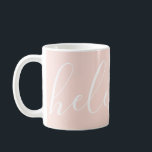 Taza De Café Moda de nombre de script Peach Mug Pastel personal<br><div class="desc">Mug rosa/melocotón pastel con un nombre personalizado en una fuente de escritura moderna y elegante. Maravilloso como regalo de cumpleaños,  de ama de casa o de dama de honor.</div>