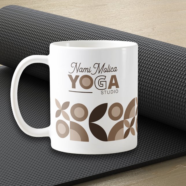 Taza De Café Modelo geométrico moderno Beige Brown Yoga Studio (Subido por el creador)
