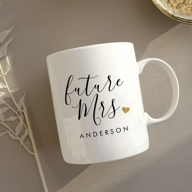 Taza De Café Modern Gold Heart Future Mrs Engagement Gift (Subido por el creador)