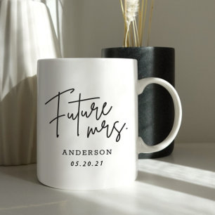 Taza De Café Modern Hand Script Future Mrs Engagement Gift