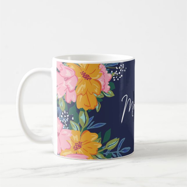 Taza De Café Modern Pink & Yellow Floral Arrangement Monogram (Izquierda)