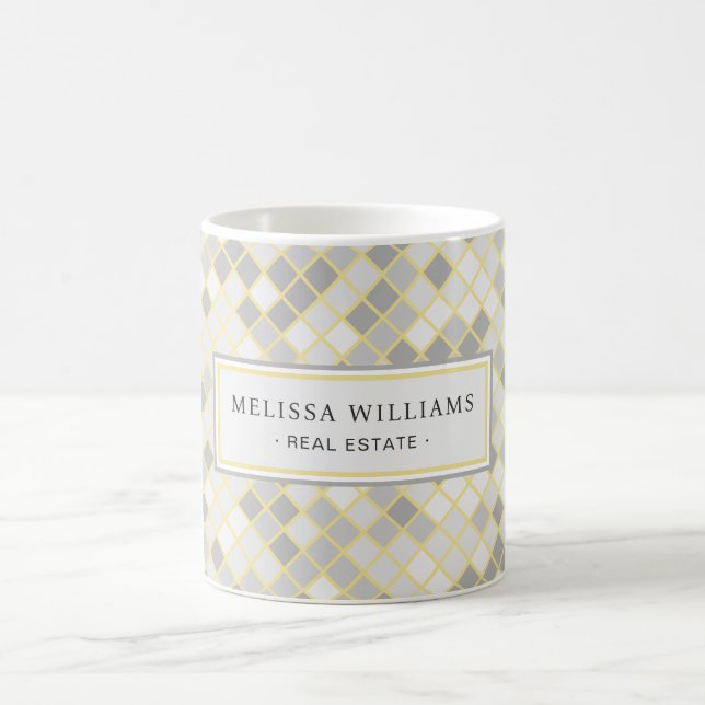 Taza De Café Modern Yellow & Gray Geometric Business Logo  (Centro)